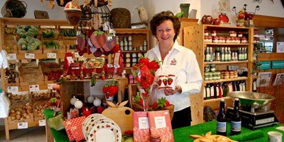 regionale Produkte - Beeren: Erdbeeren - Jork - Martina Matthies im Hofladen - Obsthof Matthies 