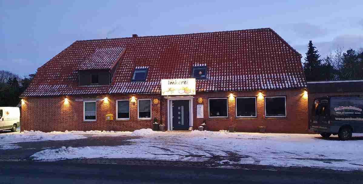 regionale Produkte: Imkerei Cuxlandbiene - Hofladen Außenansicht - Imkerei Cuxlandbiene 