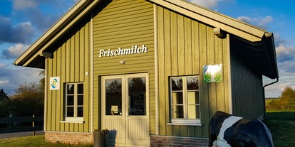 regionale Produkte - Röbel/Müritz - Frischmilchautomat von außen - Frischmilchautomat Van der Ham