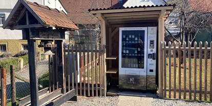 regionale Produkte - Deutschland - Weinautomat Hauptstraße 80, zentral, direkt an der Ortsdurchfahrt - Mannschreck Weine Vinomat 24/7 (Weinautomat)