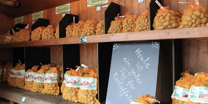 regionale Produkte - Beeren: Stachelbeeren - Visselhövede - Charakteristisch für den Hofladen ist das große Sortiment an unseren eigenen Hof Lüdemann Kartoffeln! Hier finden Sie für jedes Rezept die perfekte Knolle. - Hof Rießel