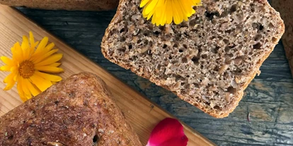 regionale Produkte - Beeren: Stachelbeeren - Frisches Sauerteigbrot - Hof Mahlitzsch
