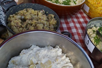 Hofladen: Kartoffelsalatkontest - Hofladen Gut Rothenhausen